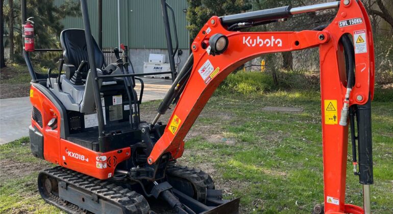 Kubota KX-018